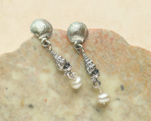 Load image into Gallery viewer, Pearl Shell Earrings in Silver