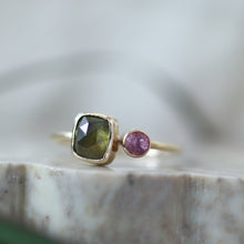 Load image into Gallery viewer, Sphene and Spinel Twin Isle Ring in Gold
