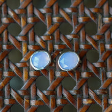 Load image into Gallery viewer, Lavender Quartz Earring in Sterling Silver
