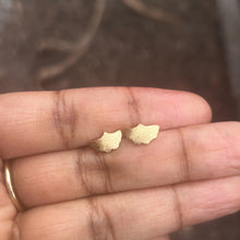 Load image into Gallery viewer, Gold Ginkgo Leaf Stud Earring
