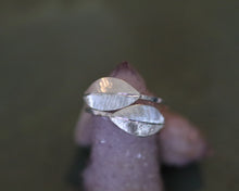 Load image into Gallery viewer, Sterling Silver Leaf Signet Ring
